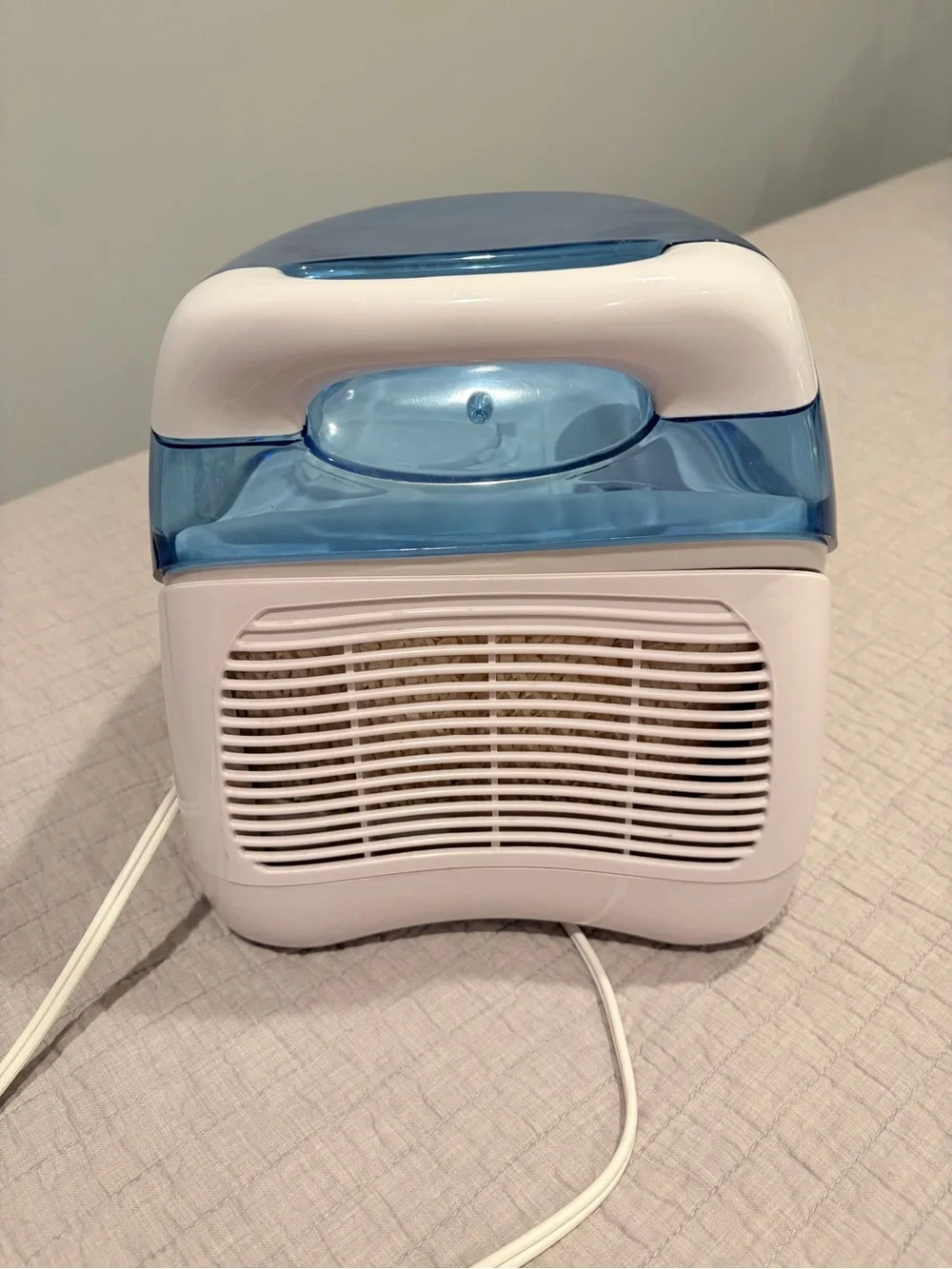 Vicks V3100 Cool Mist Humidifier Filtered Evaporative Quiet Home